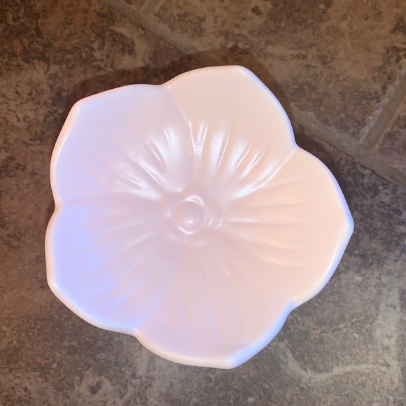 Rae Dunn “Best Mama” Candle with lid - Picture 2 of 4